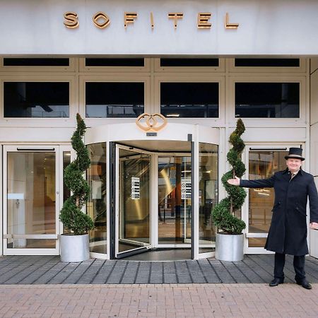ホテル ソフィテル ロンドン ガトウィック ホーリー エクステリア 写真